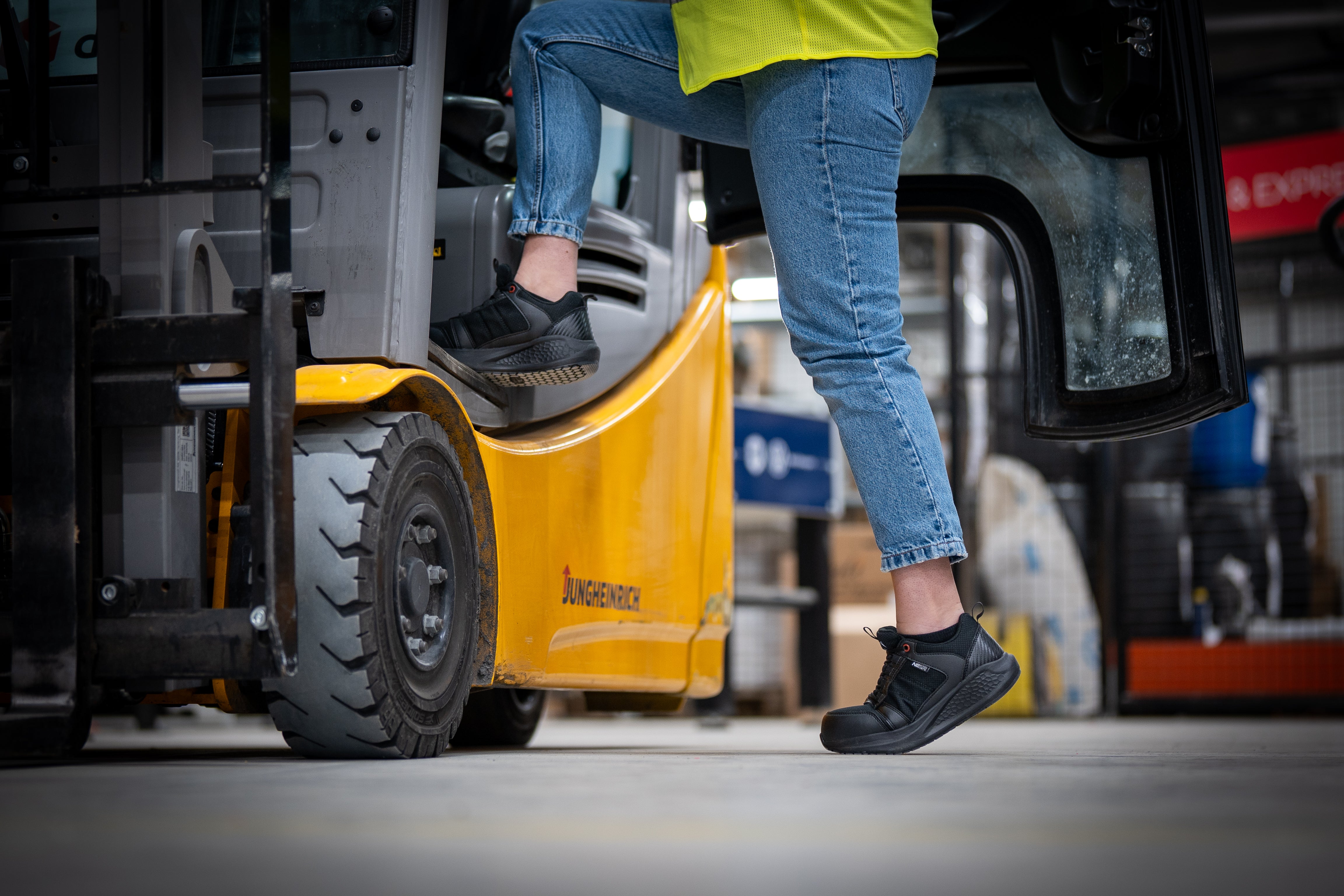 Nezr schoenen in de werkplaats