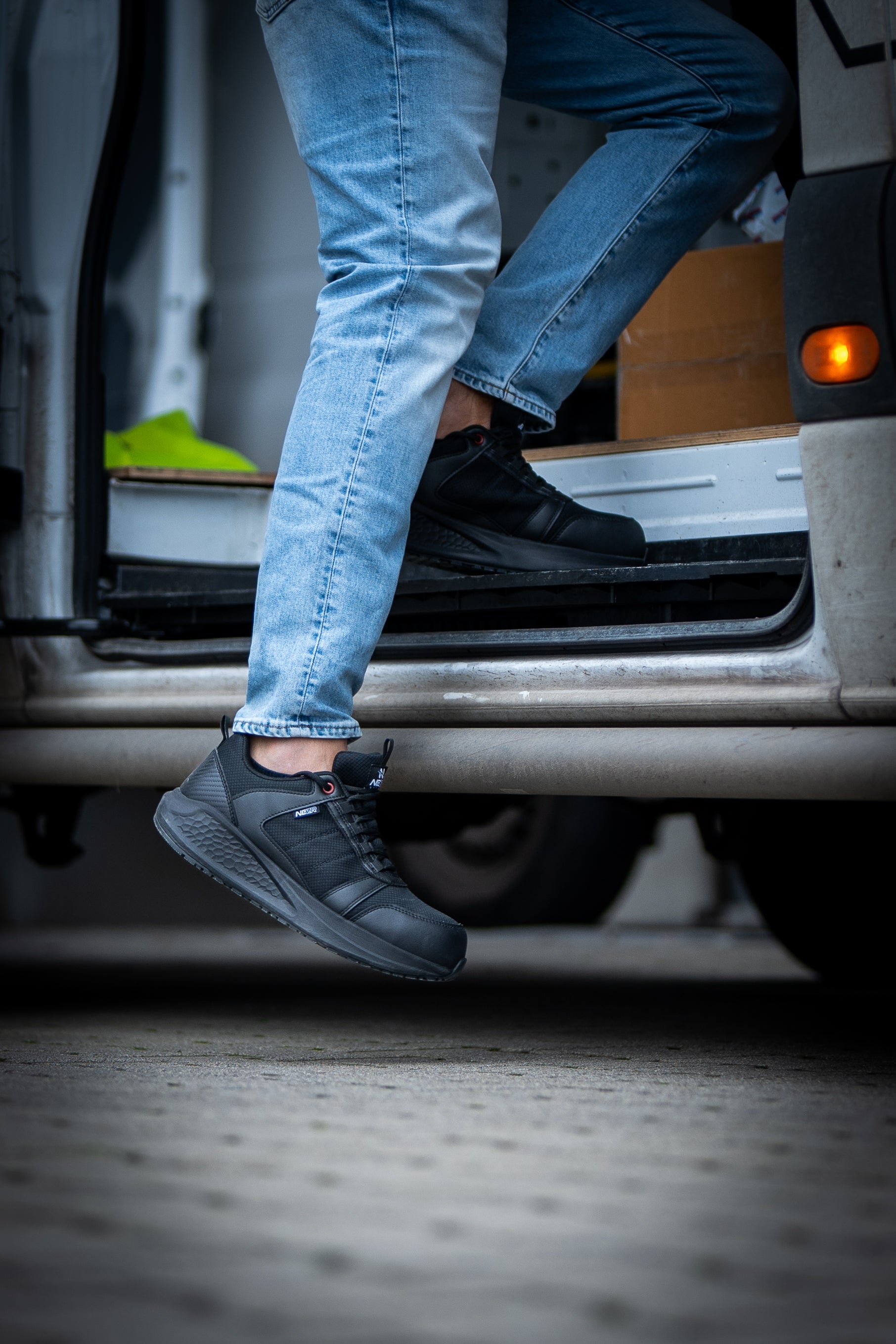 Nezr schoen in beweging